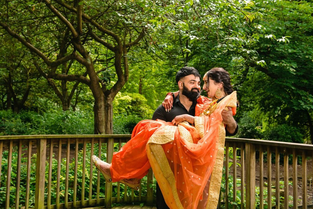 What to Wear for Stunning Engagement Photos in 2025